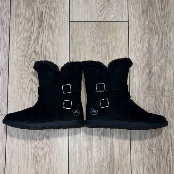 Airwalk Black Winter Boots with Faux Fur Trim - Picture 16 of 16